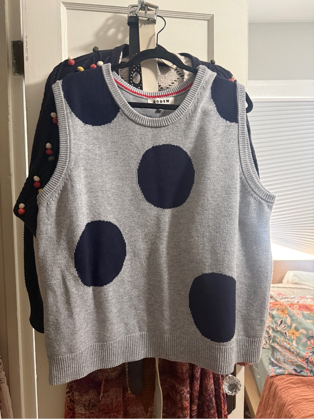Boden Sweater Vest Women XL Gray Polka Dot V-Neck Sleeveless Knit - Picture 2 of 2